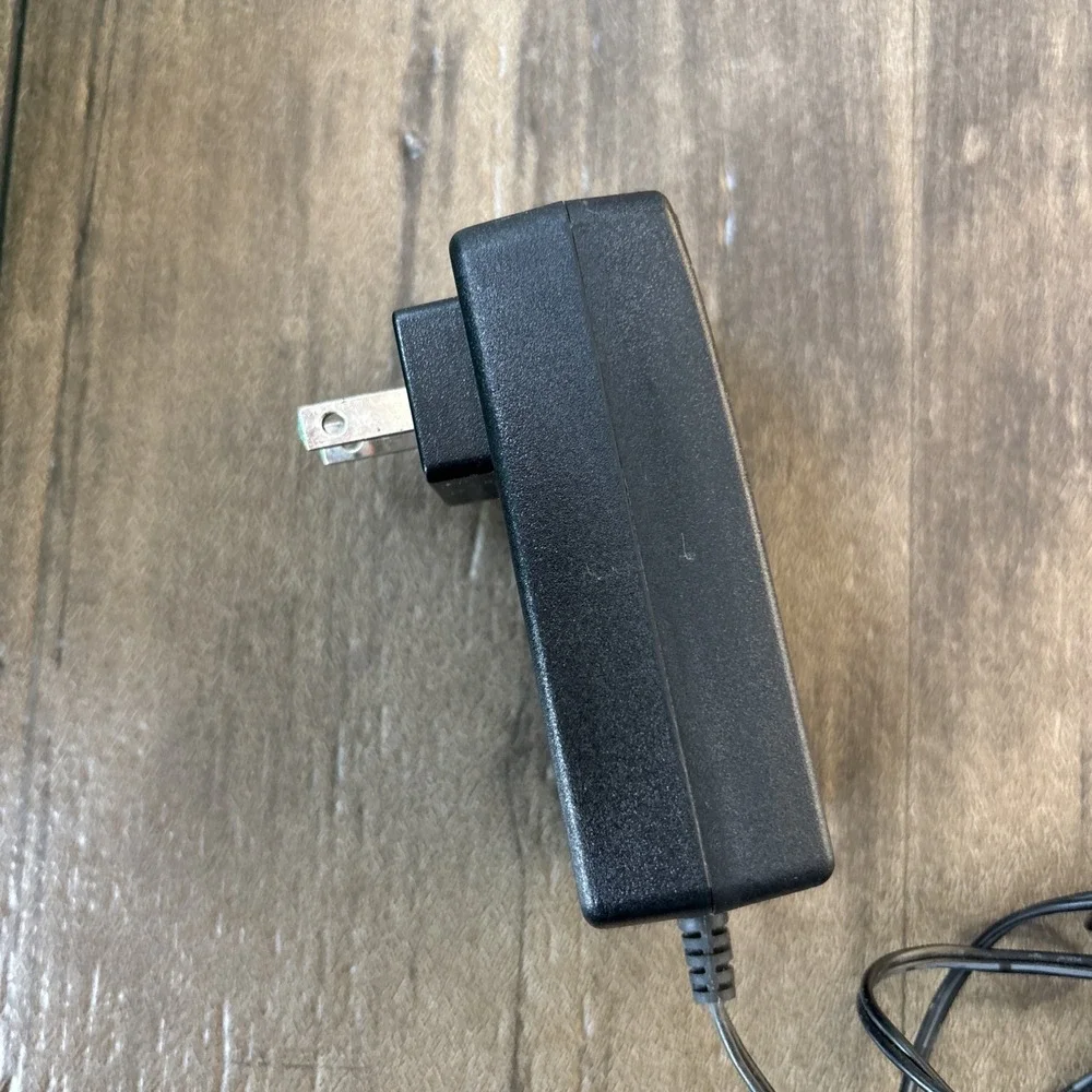 Genuine Insignia NSA45EU-180250 AC Adapter Power Cord Supply Charger Original